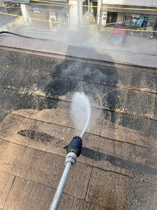 外壁塗装塗装洗浄と除去 – 汚れや旧塗料の取り除く大切さ