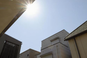 暑さも寒さもシャットアウト！遮熱塗料で快適な室内環境を手に入れよう。