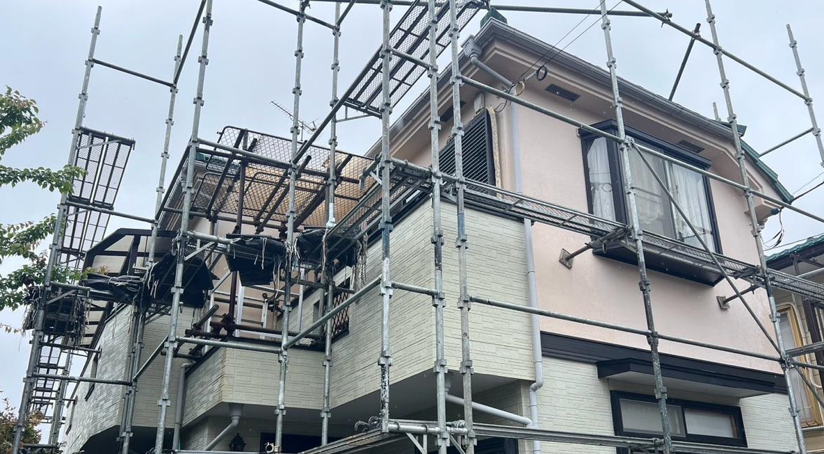 屋根塗装の足場